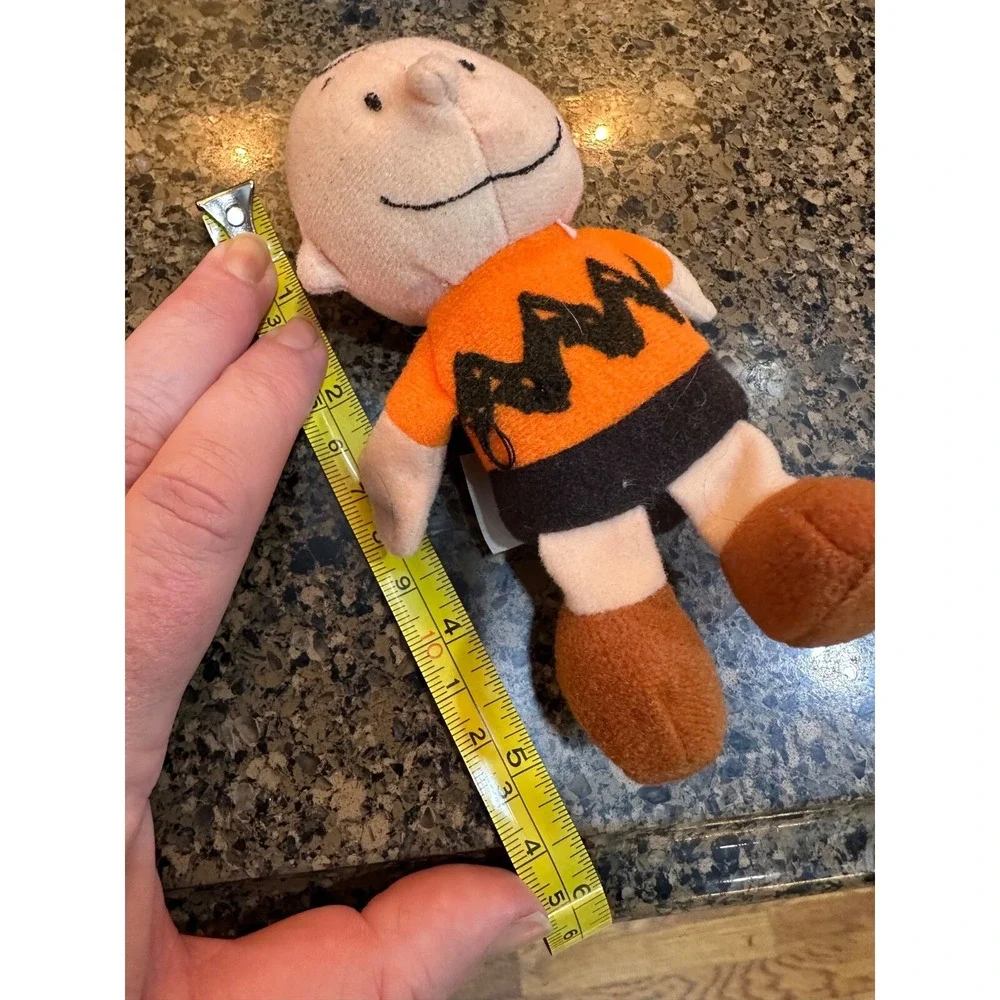 Wendy's Peanuts Gang NICE MINI CHARLIE‎ BROWN 5
